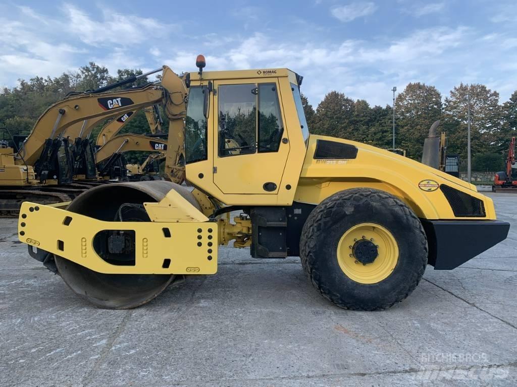 Bomag BW 213 D H-4 Rouleaux monocylindre