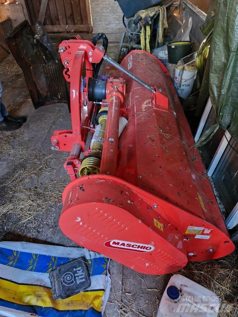 Maschio NY l250 Broyeur / Gyrobroyeur / Epareuse