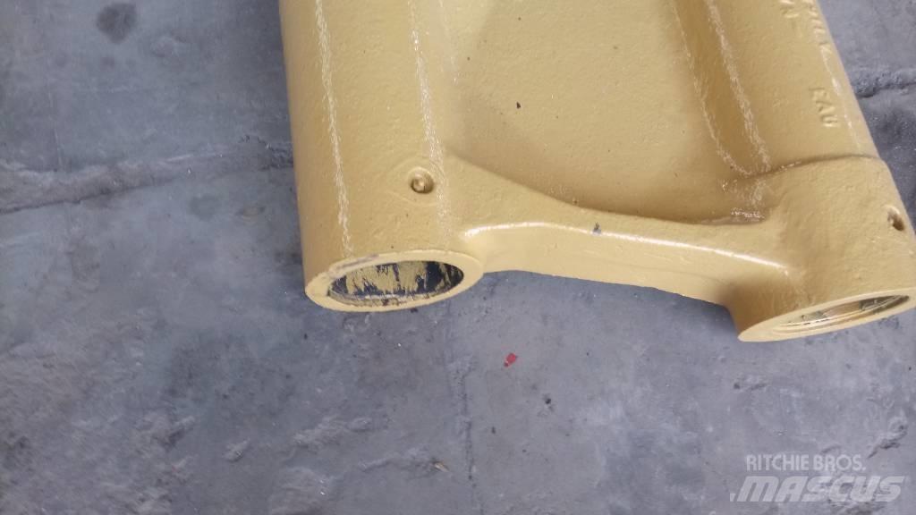 CAT 245 Châssis et suspension
