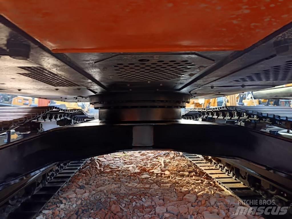 Hitachi ZX210LC Pelle sur chenilles