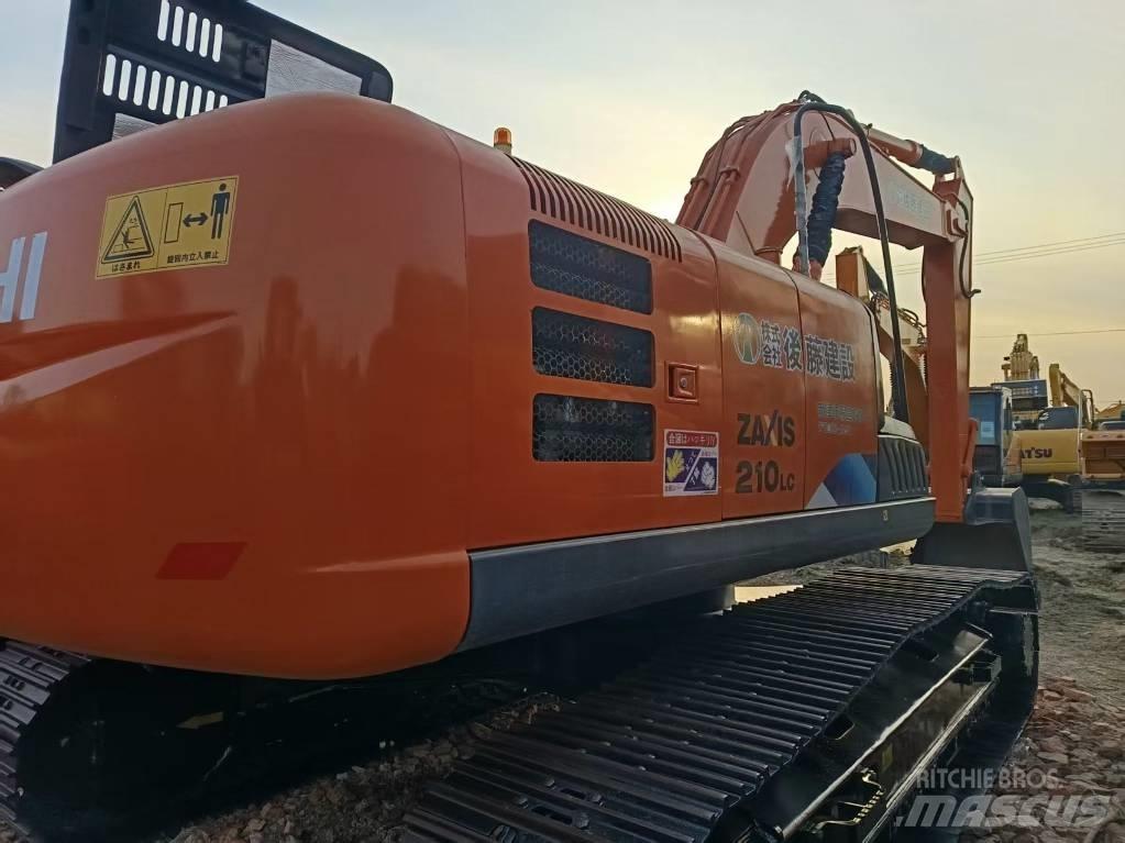 Hitachi ZX210LC Pelle sur chenilles