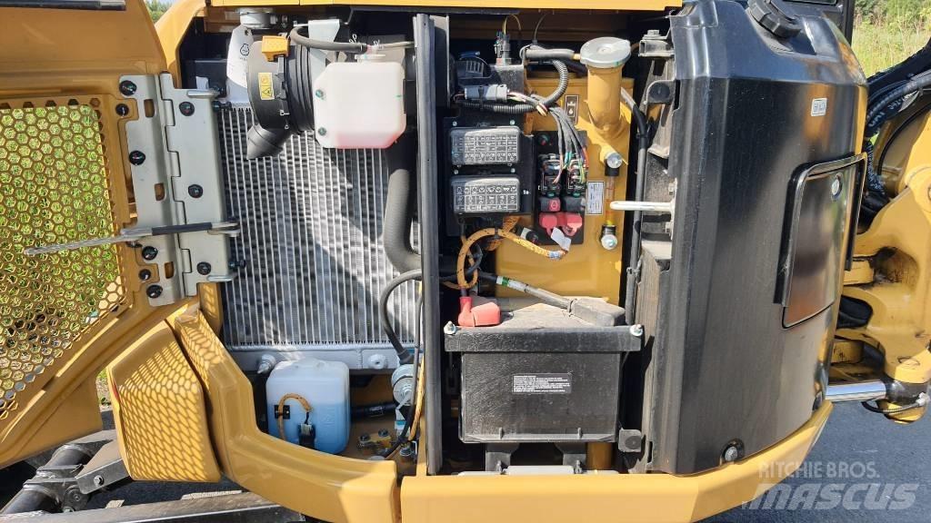 CAT 302.7 DCR 07A Mini pelle < 7t