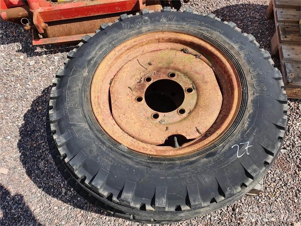 BKT 7.5-20 Pneus, roues et jantes