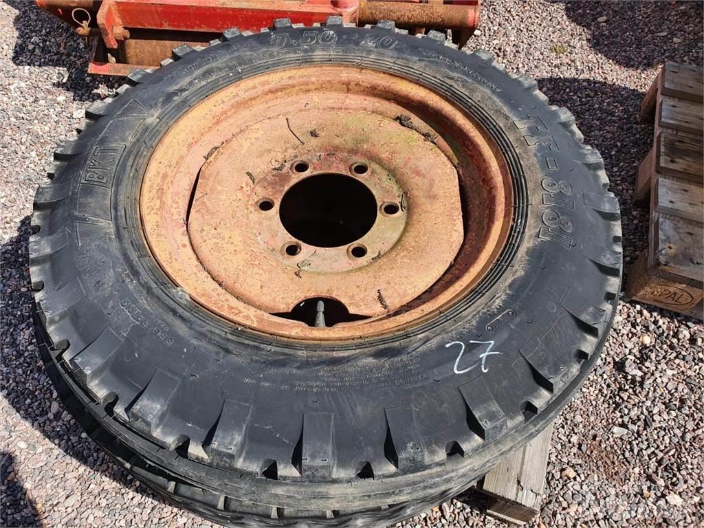 BKT 7.5-20 Pneus, roues et jantes