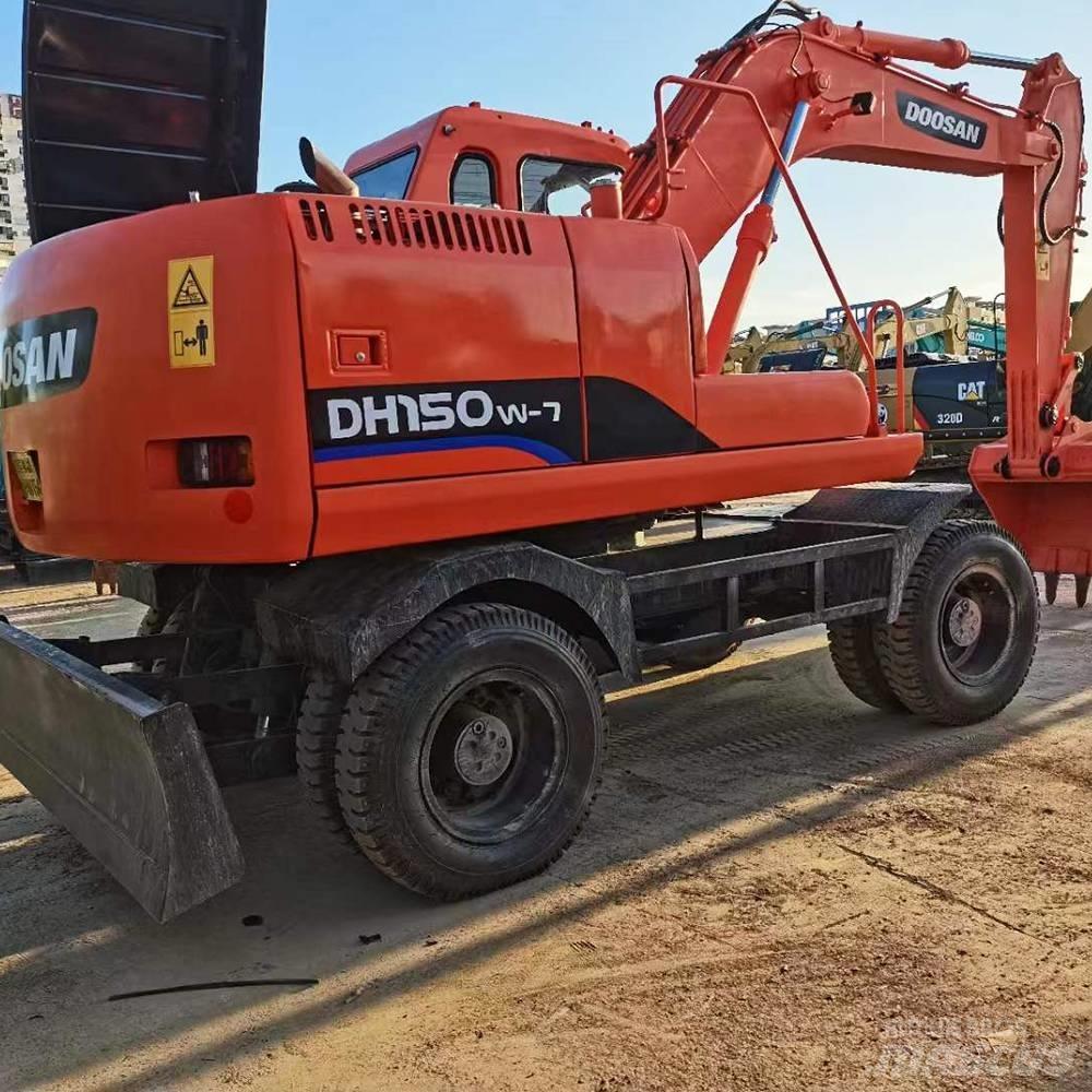 Doosan 150 W-7 Pelle sur pneus