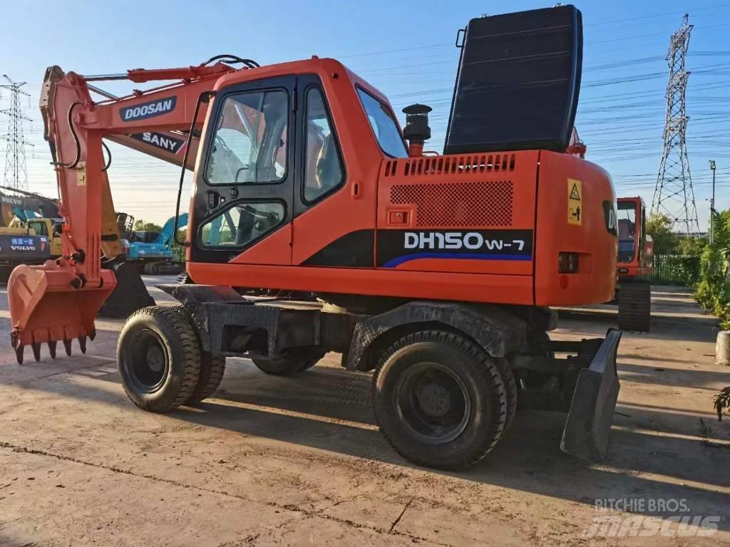 Doosan 150 W-7 Pelle sur pneus