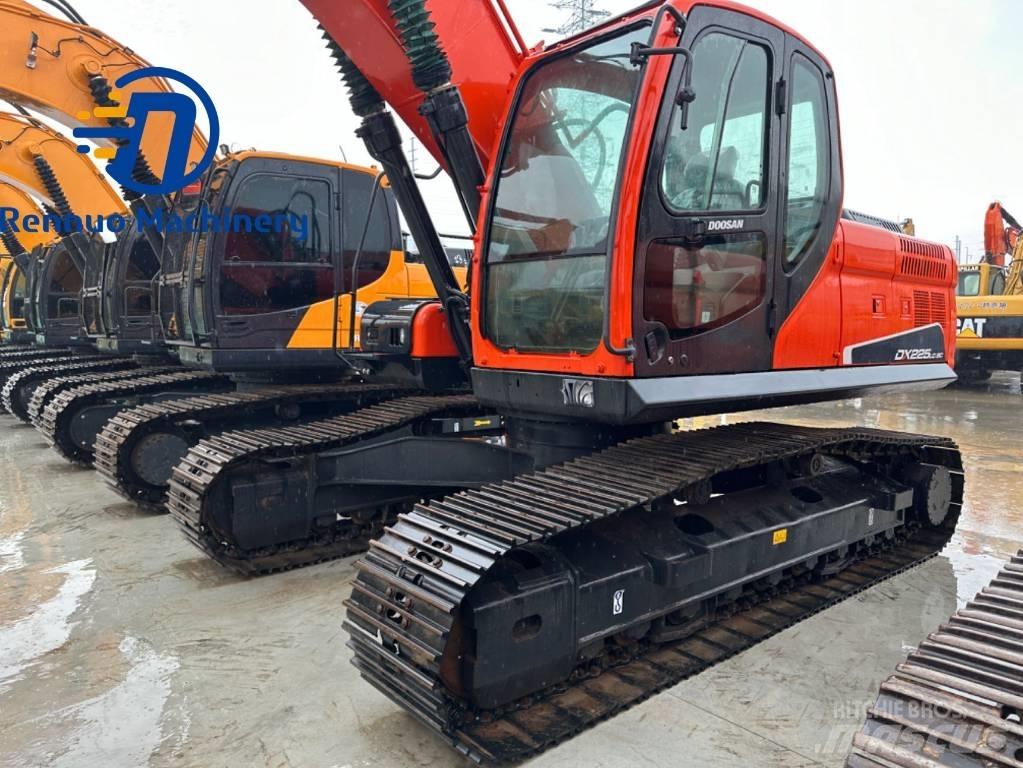 Doosan DX 225 LC-9C Pelle sur chenilles