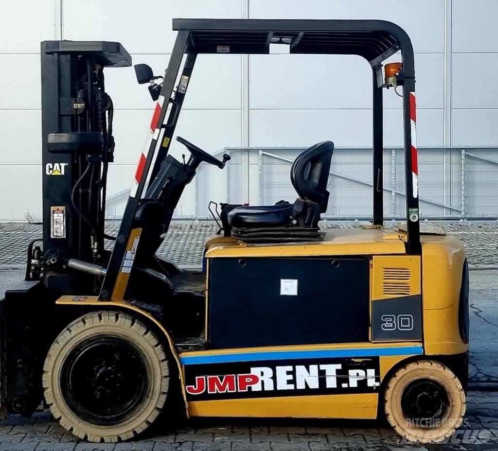 CAT EP 30 K PAC Chariots élévateurs électriques