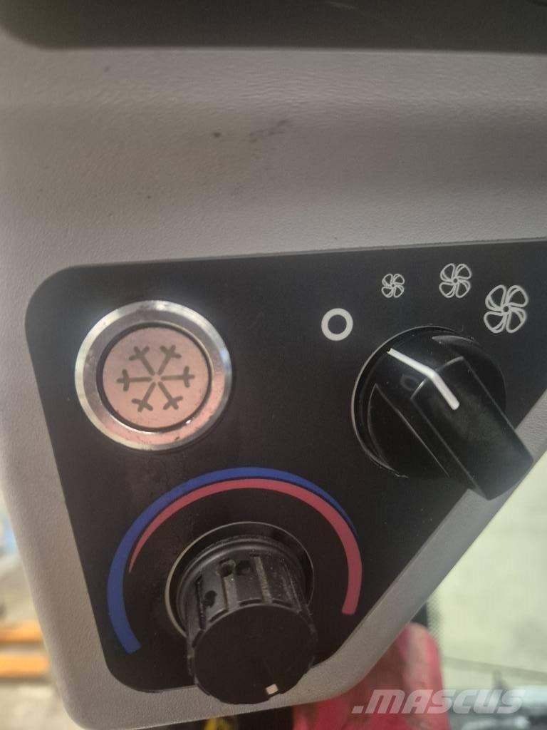 JCB 155 Chargeuse compacte