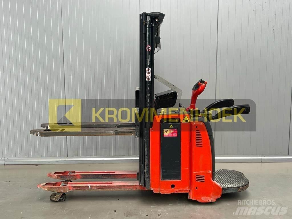 Linde D 14 AP Gerbeur accompagnant