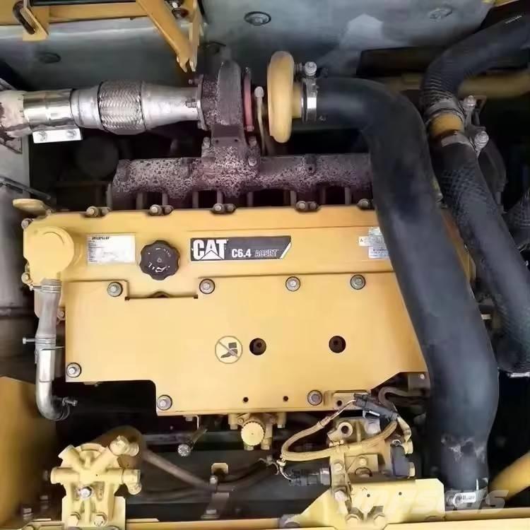CAT 325 D Pelle sur chenilles
