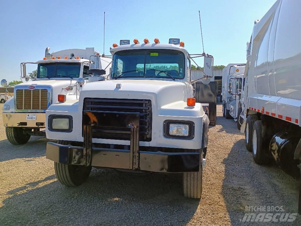 Mack RD 688 S Camion poubelle