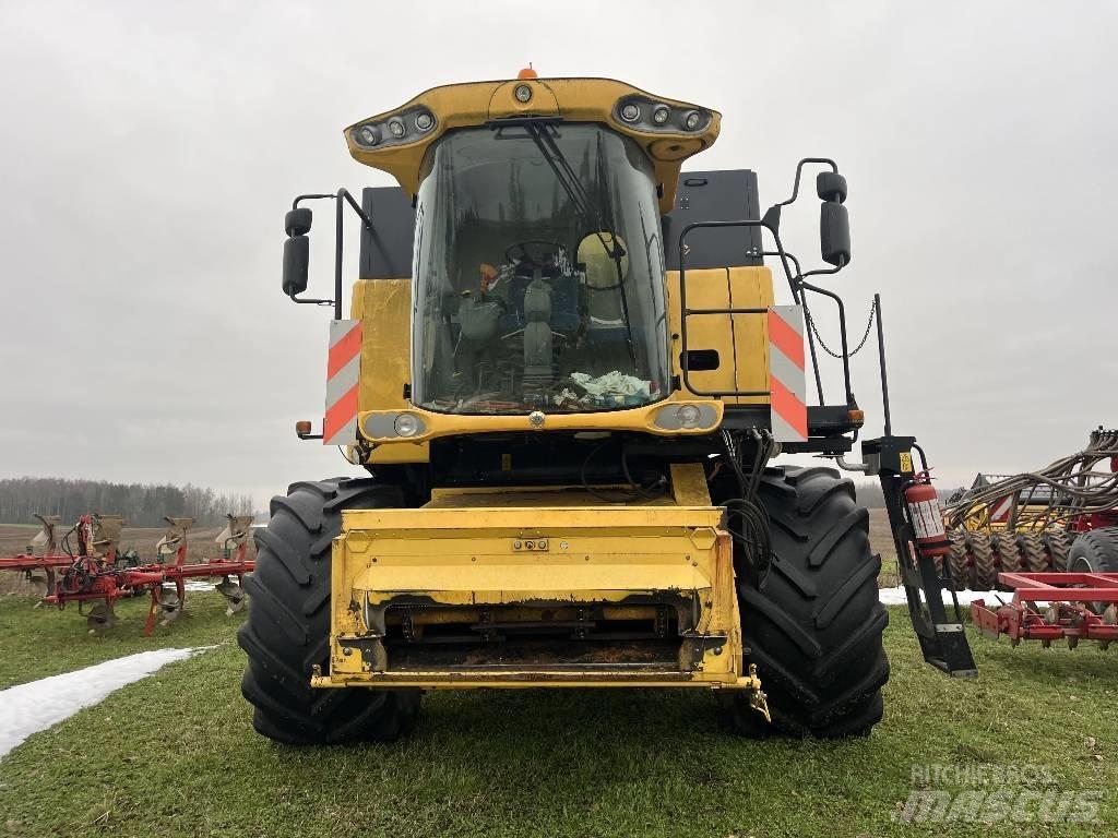 New Holland CSX 7070 Moissonneuse batteuse