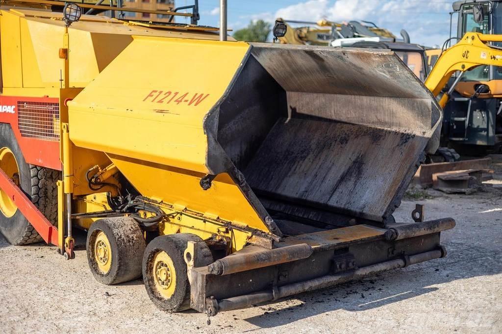 Dynapac F121-4W Finisseur