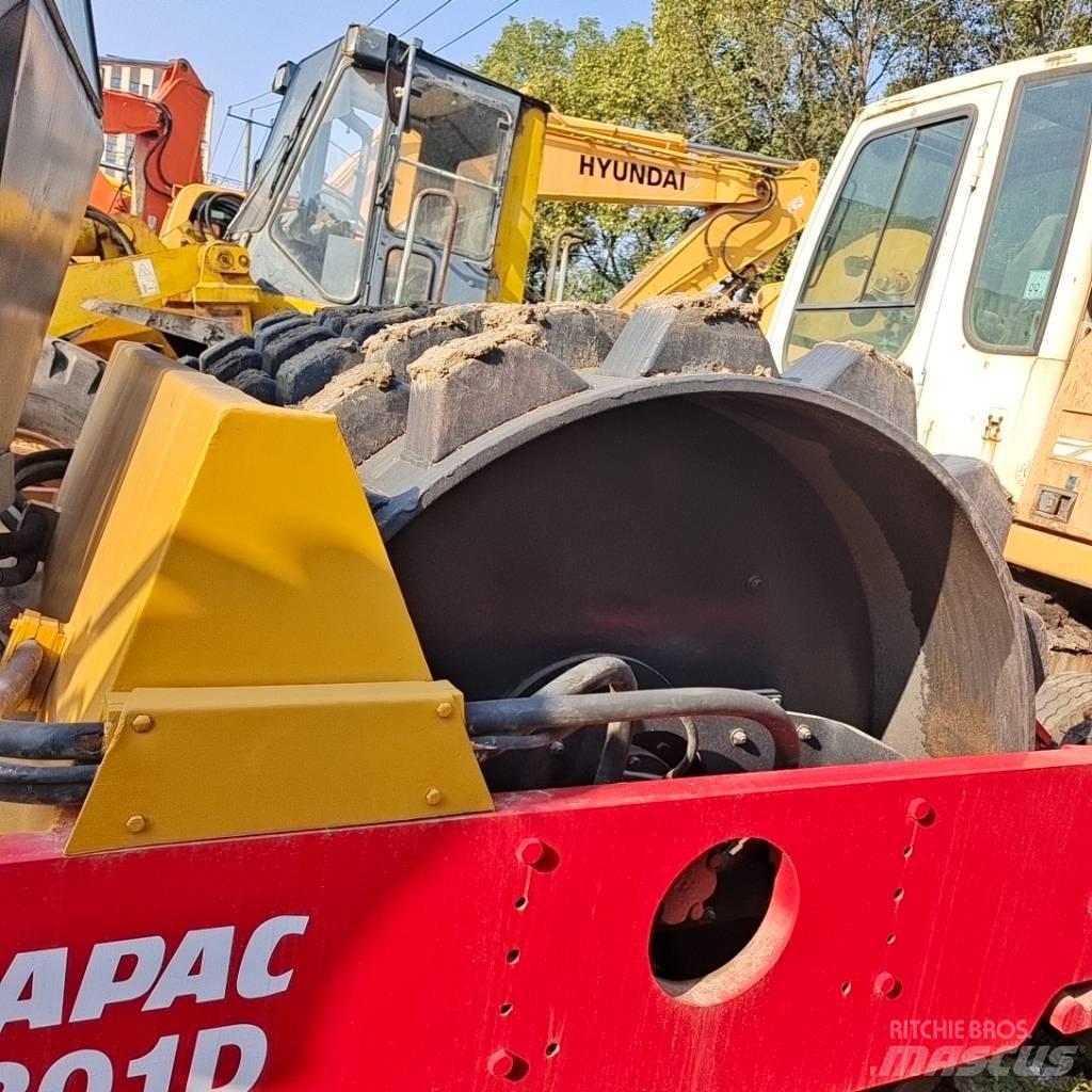 Dynapac CA 301 D Rouleaux monocylindre