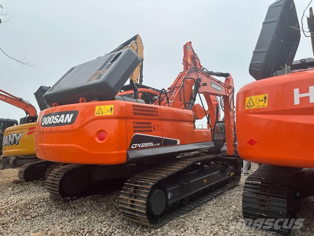Doosan DX225 Pelle sur chenilles
