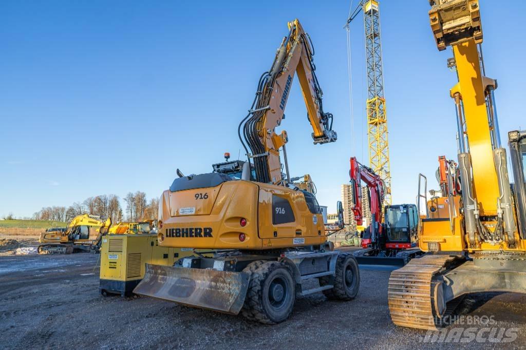 Liebherr A 916 Pelle sur pneus