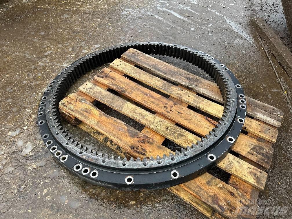 CAT 323 slew ring Essieux