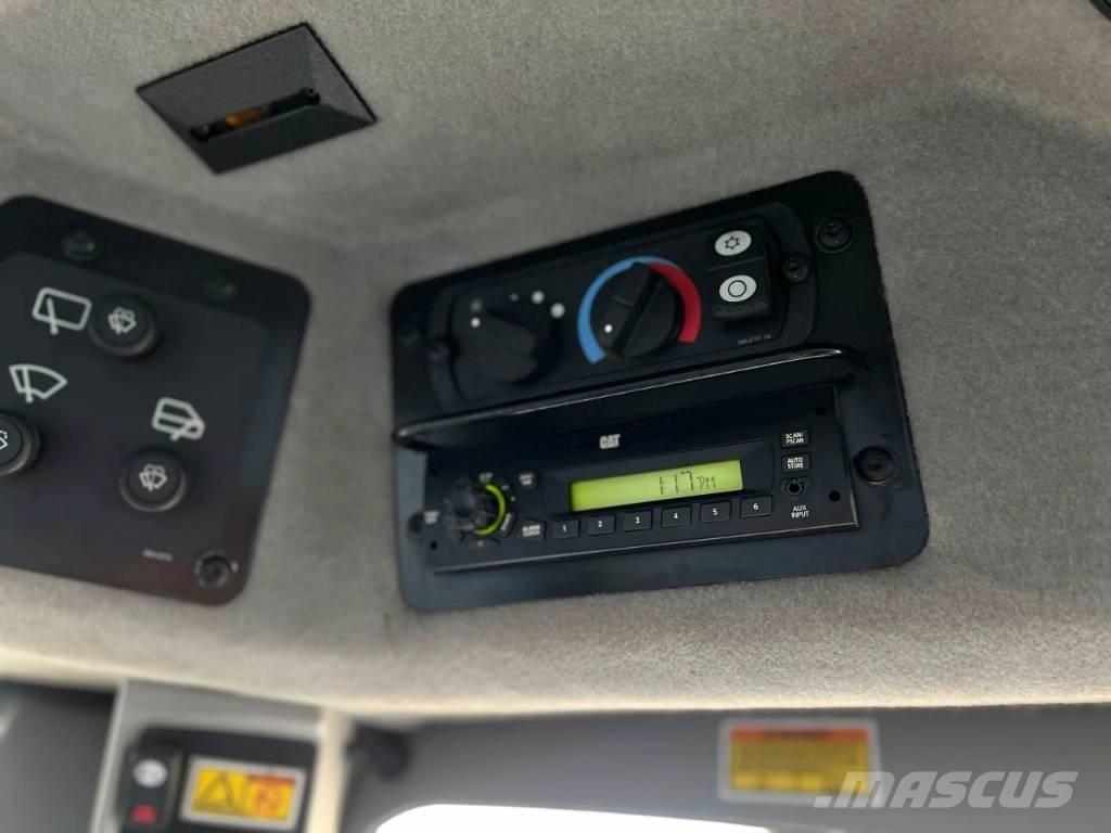 CAT 140M Niveleuse