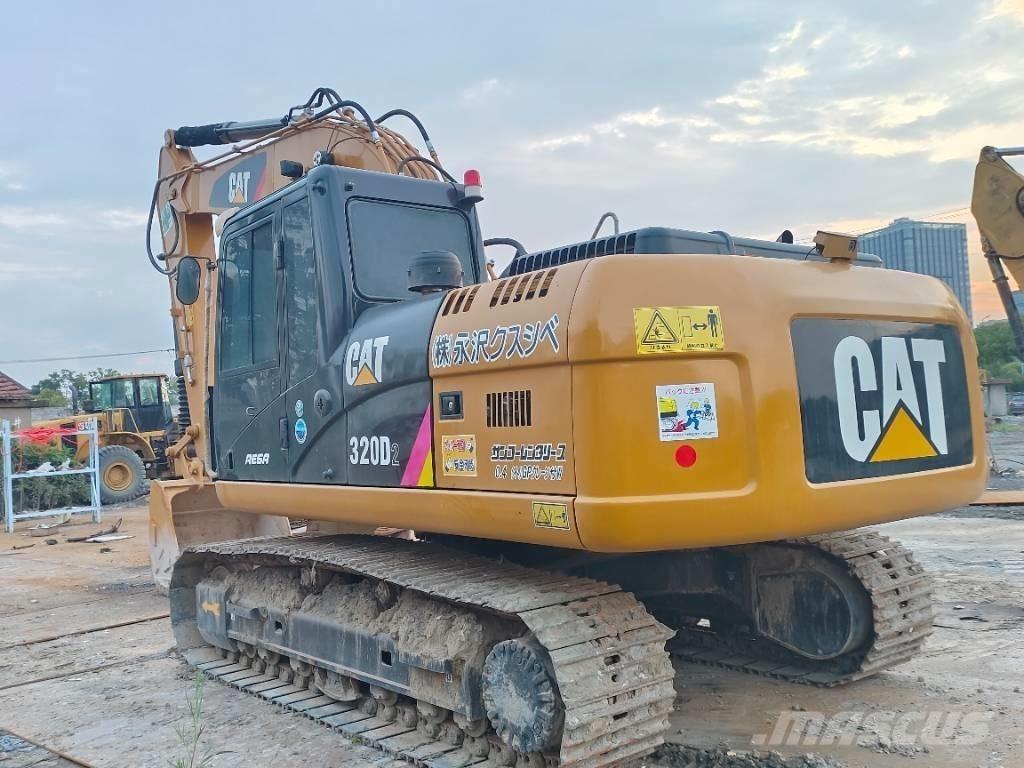 CAT 320D2 Pelle sur chenilles