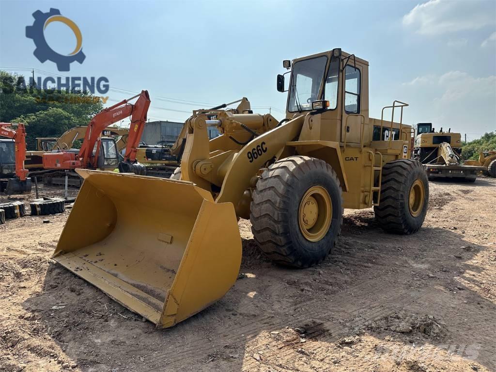 CAT 966C Chargeuse sur pneus