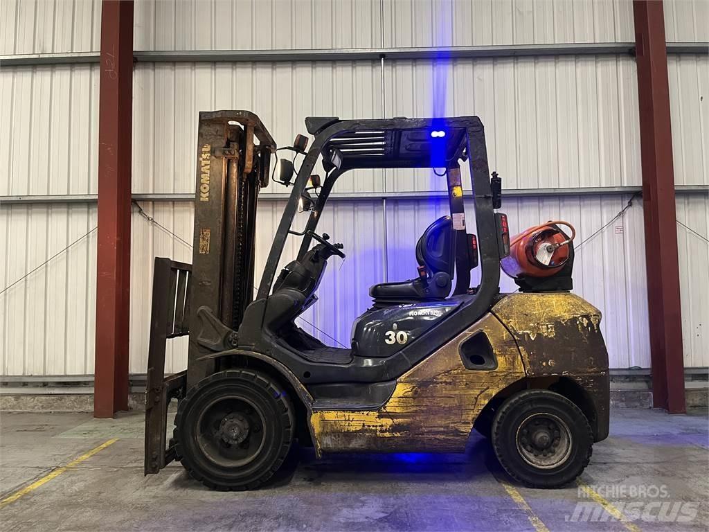 Komatsu FG30T-17 Chariots GPL
