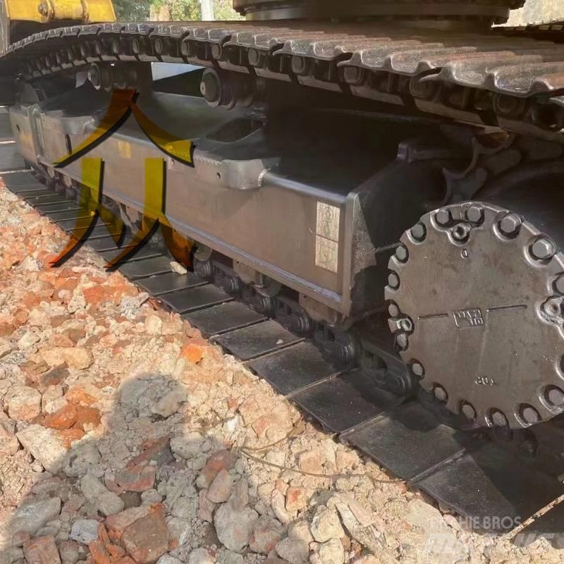 Komatsu PC 200 Pelle sur chenilles
