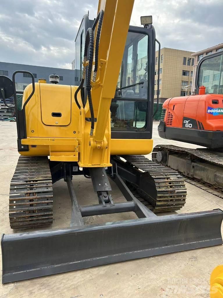 Komatsu PC 56 Mini pelle < 7t