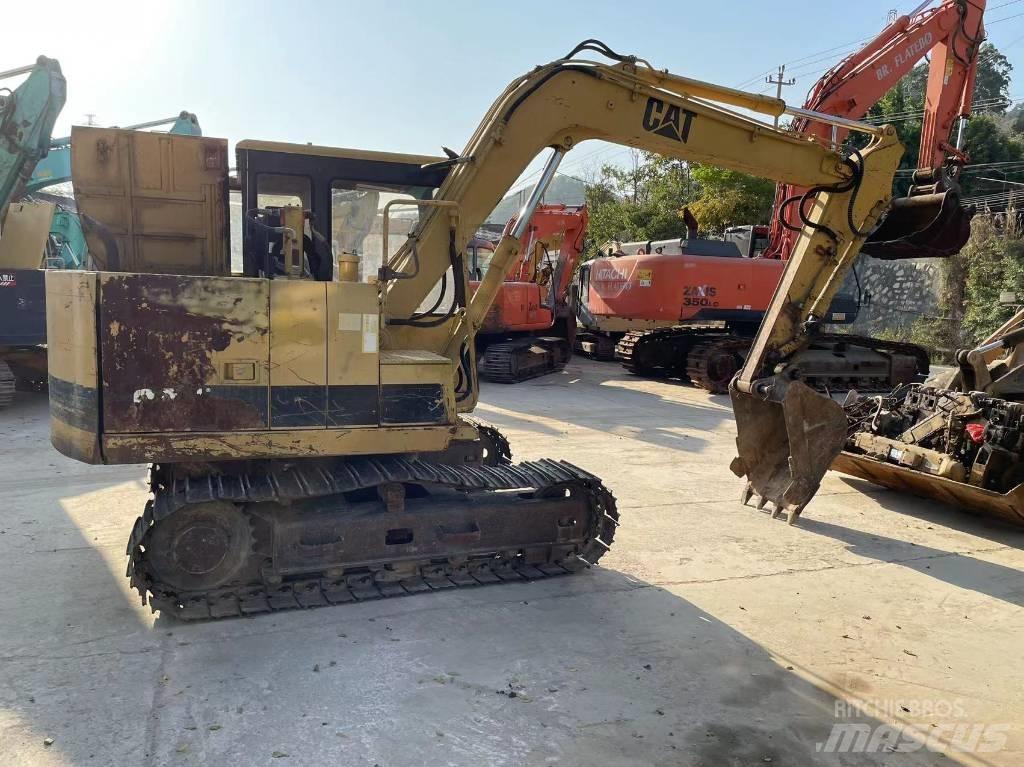 CAT E 70 B Pelle sur chenilles