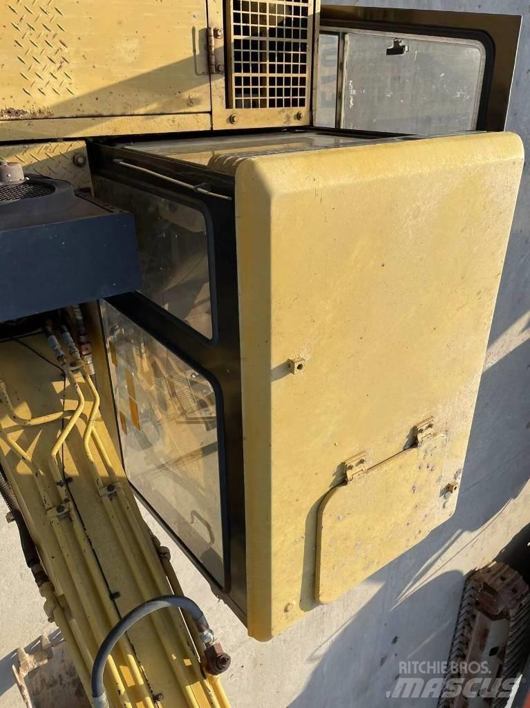 CAT E 70 B Pelle sur chenilles