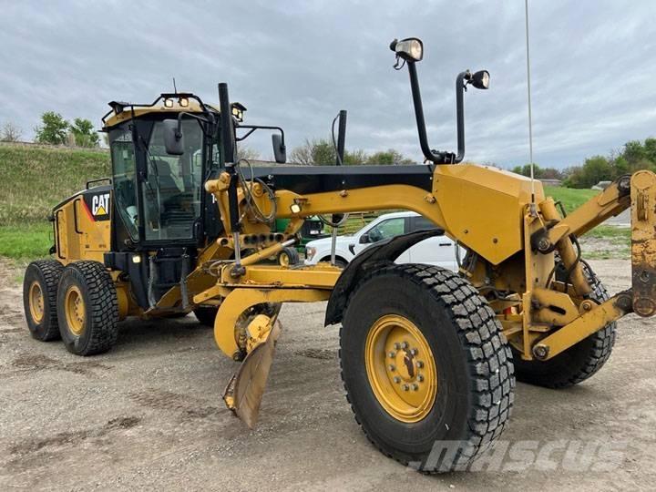 CAT 140 M Niveleuse