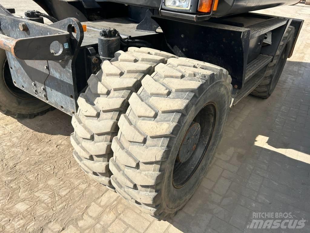 Hitachi ZX 140 W-5B Pelle sur pneus