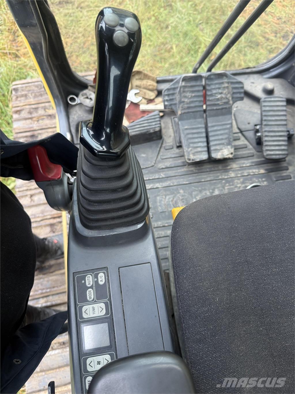 Komatsu PC180LC Pelle sur chenilles