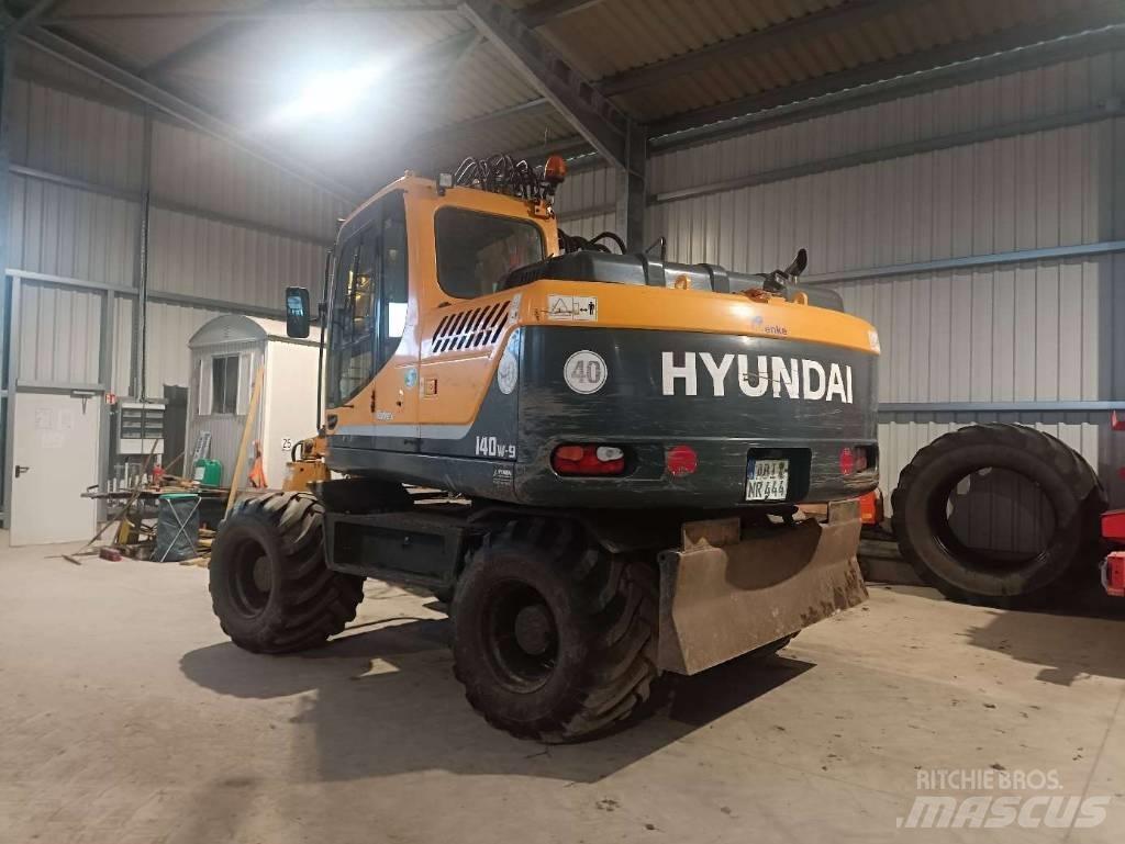 Hyundai RW140-9A Pelle sur pneus