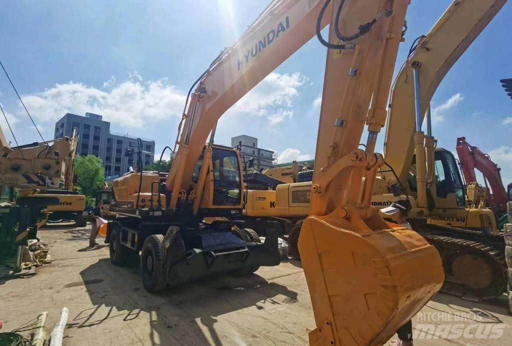 Hyundai R210W-9 Pelle sur pneus