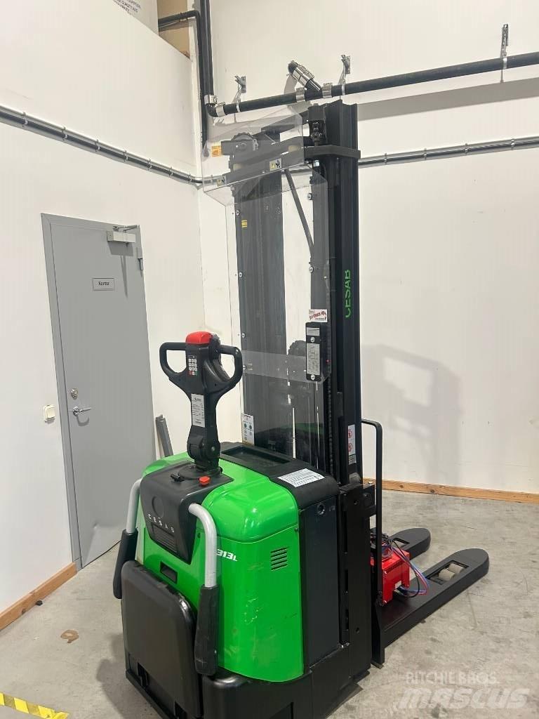 Cesab S 313 L Gerbeur accompagnant