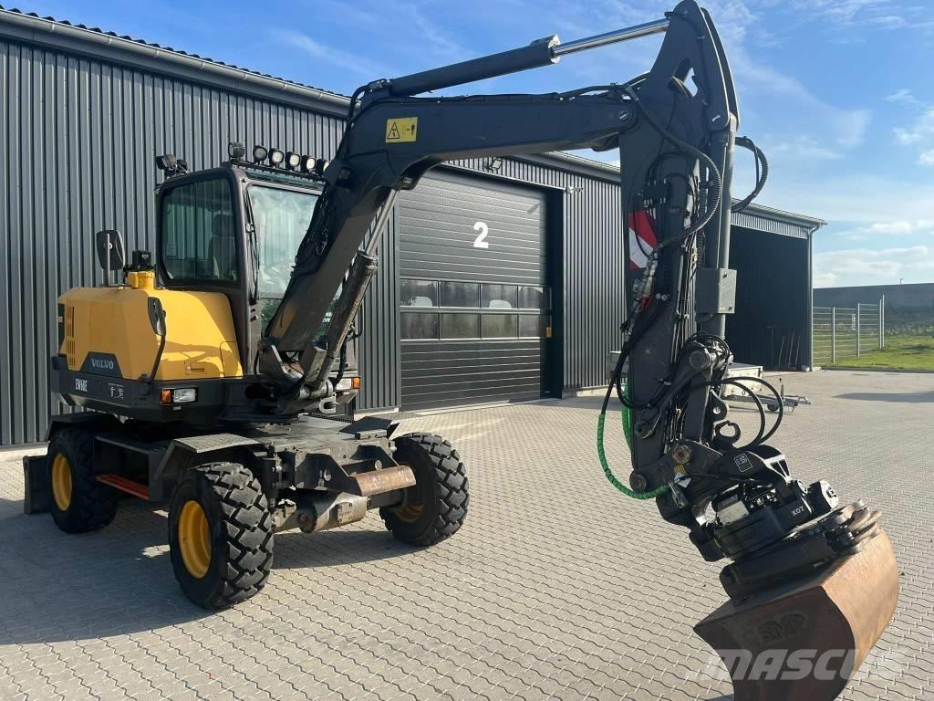 Volvo EW 60 E Pelle sur pneus