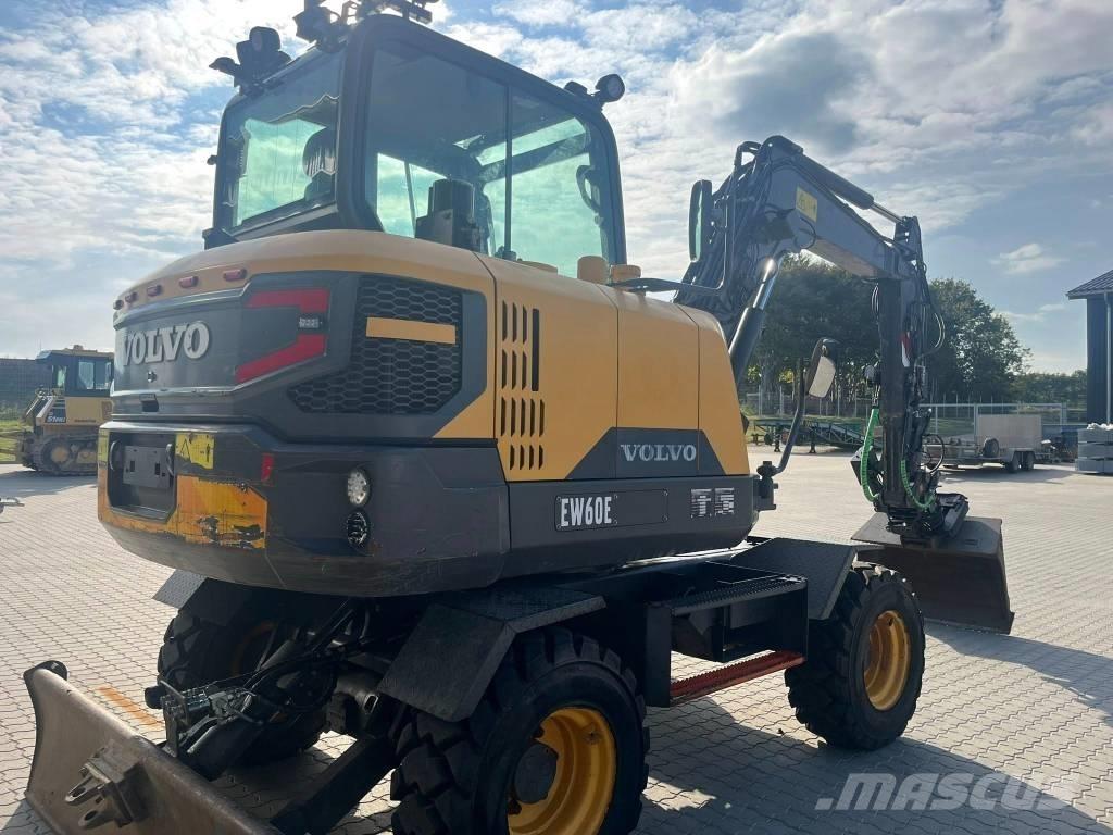 Volvo EW 60 E Pelle sur pneus
