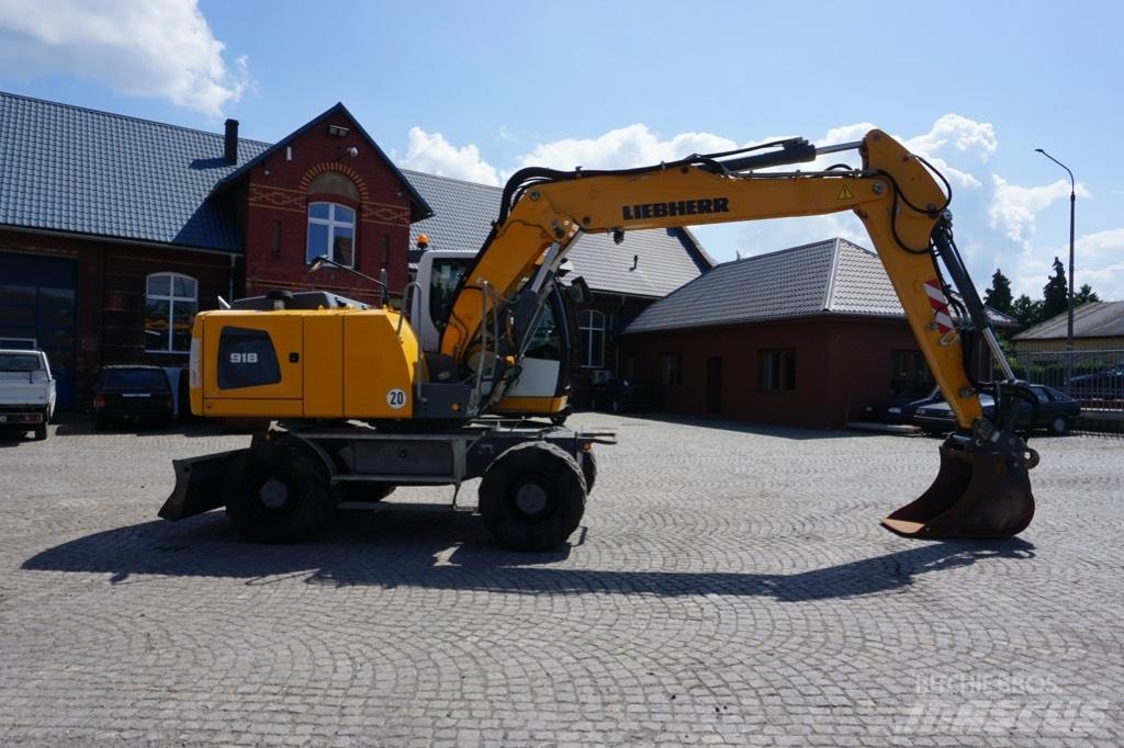 Liebherr A 918 Pelle sur pneus
