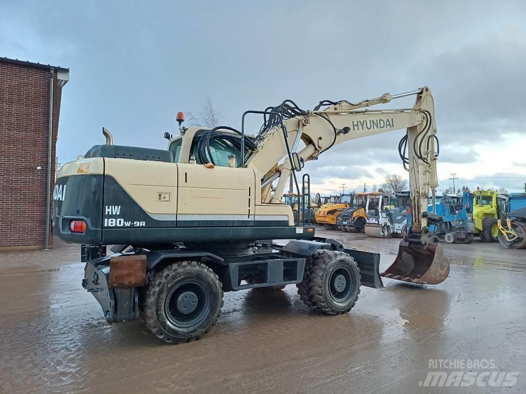 Hyundai HW 180 - 9A Pelle sur pneus
