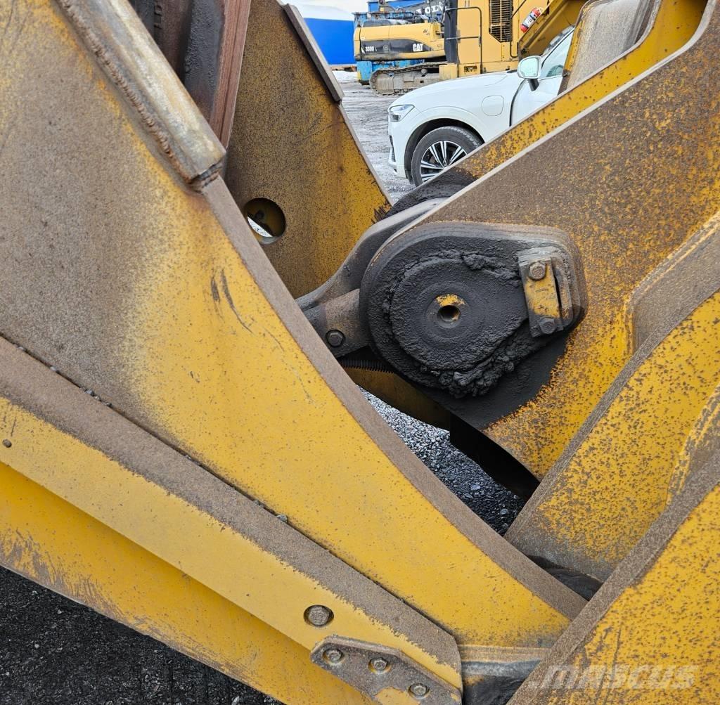 CAT 988 K Chargeuse sur pneus