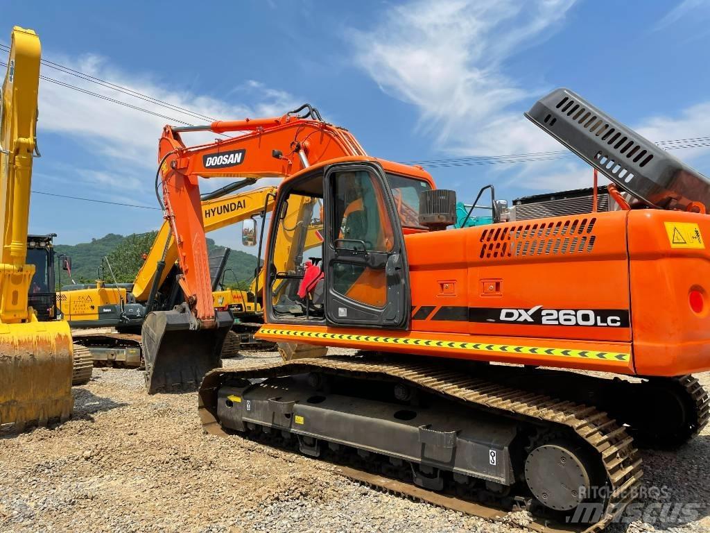 Doosan DX 260 Pelle sur chenilles