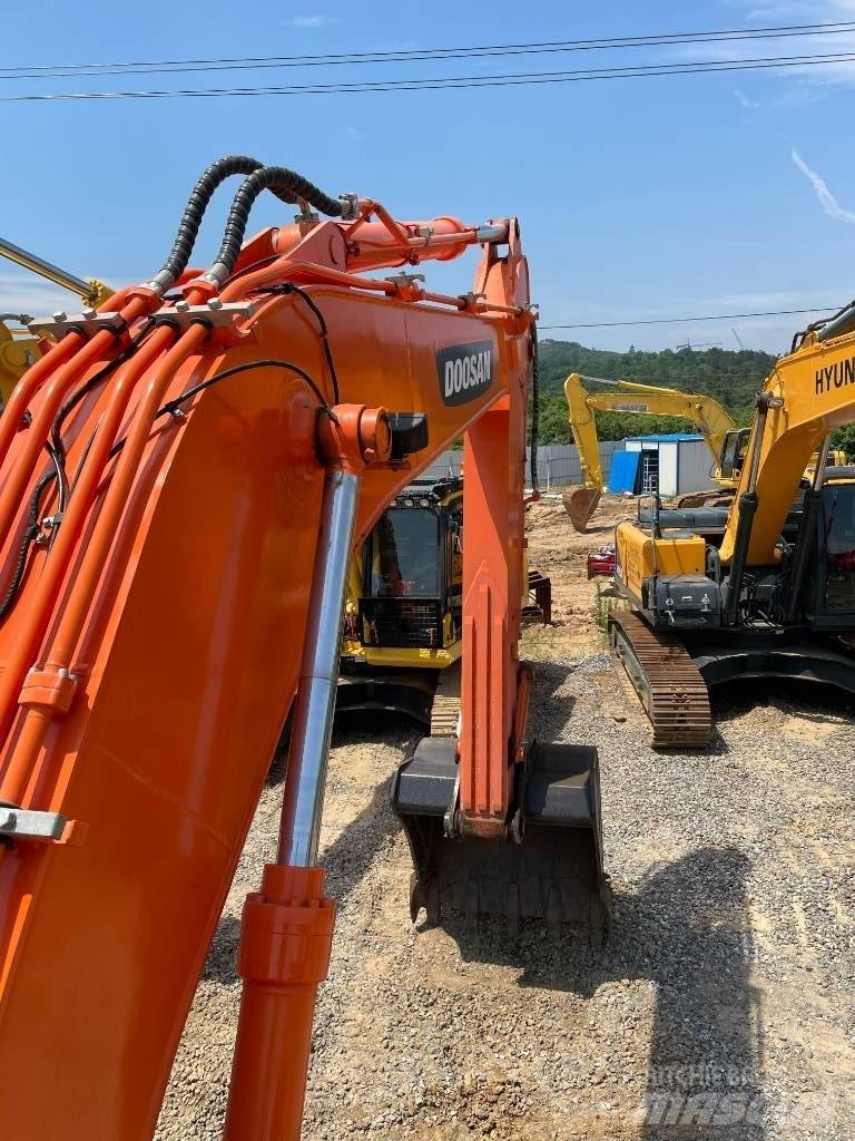 Doosan DX 260 Pelle sur chenilles