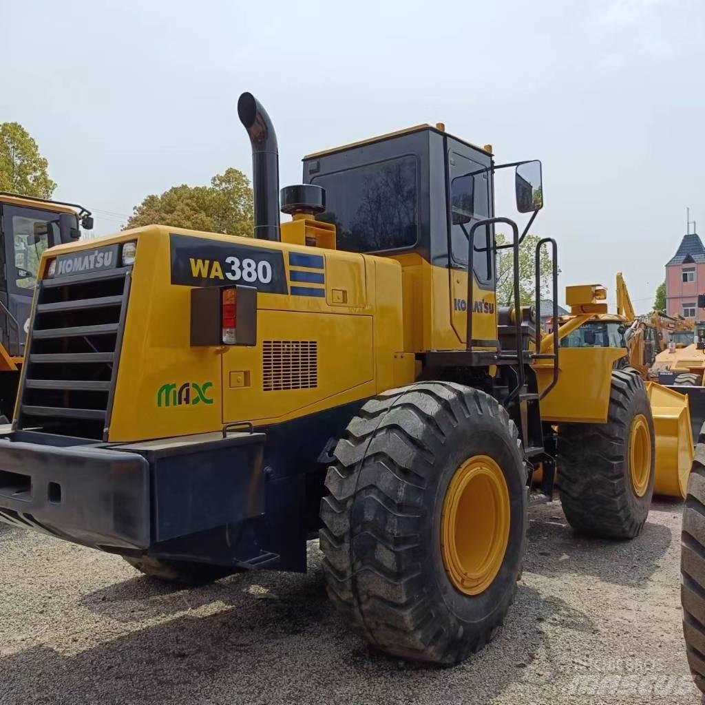 Komatsu WA 380 Chargeuse sur pneus