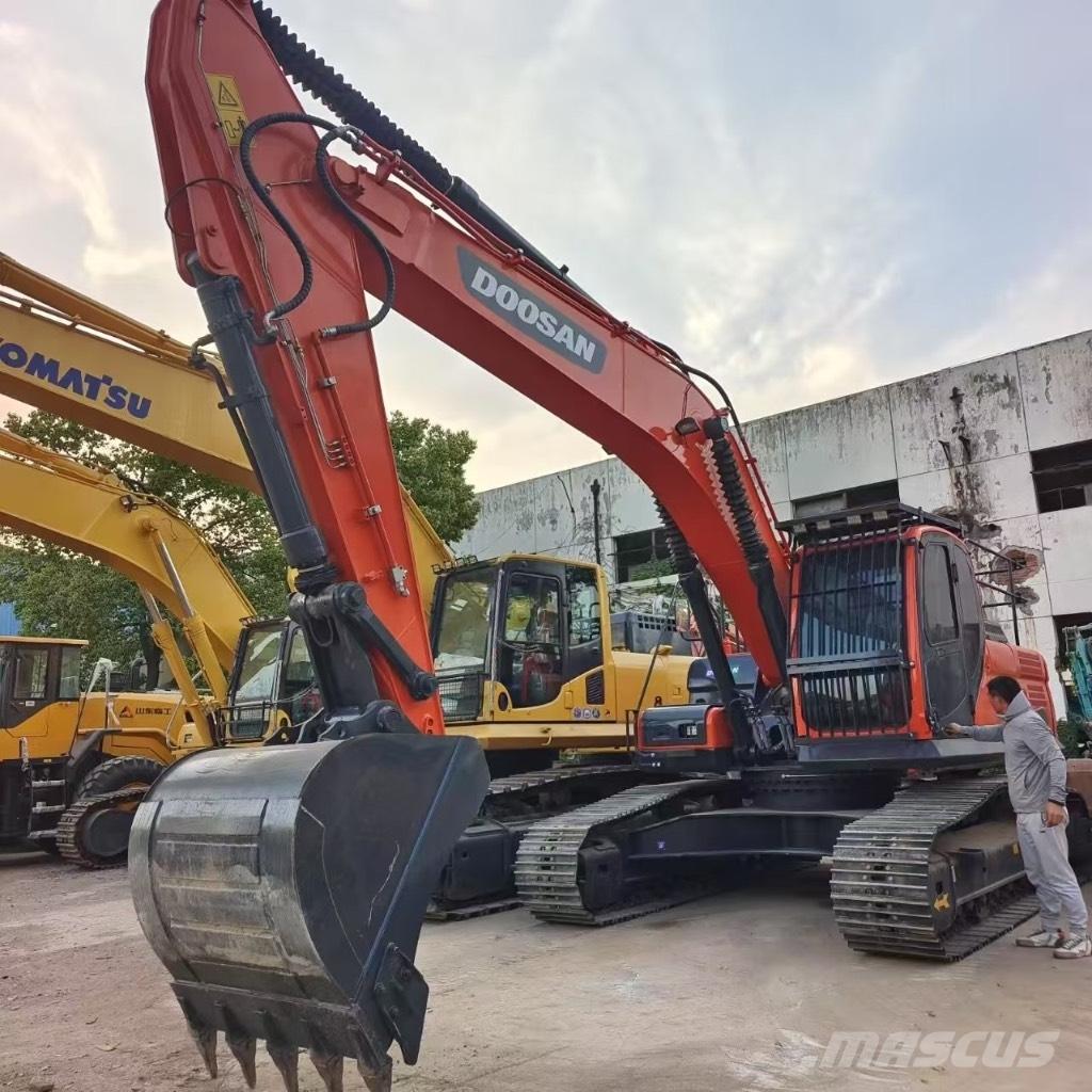 Doosan DX 300 LC Pelle sur chenilles