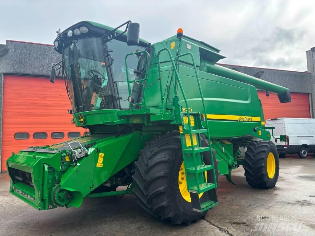 John Deere T 670 i Moissonneuse batteuse
