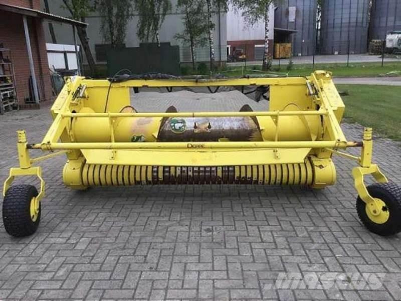 John Deere 630 B Accessoires pour machines à foin et à fourrage