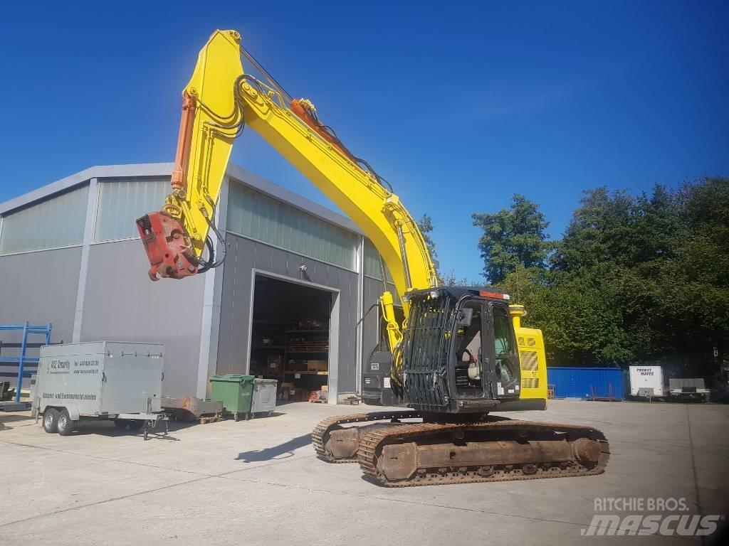 Hitachi ZX225USLC-5 Pelle sur chenilles