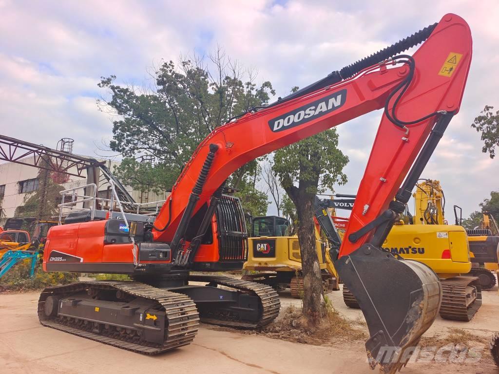 Doosan DX 225 LC-9C Pelle sur chenilles