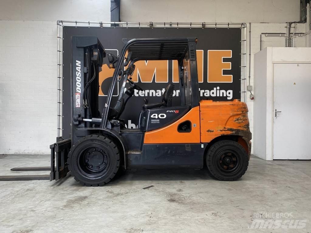 Doosan D40SC-5 Chariots diesel
